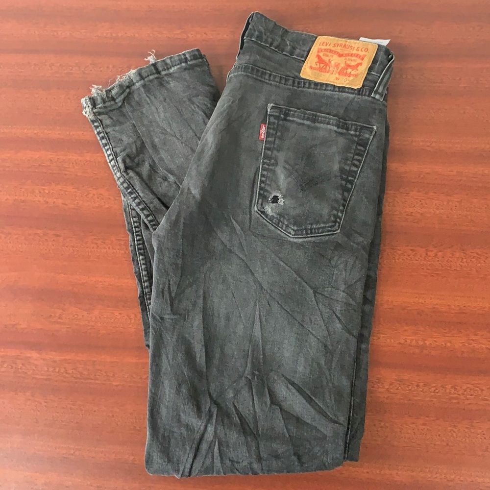 Black man’s 514 Levi’s mom jeans